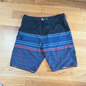 volcom mod tech board shorts size 34